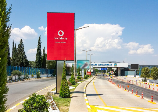 Matador Urunler Airport Digital Advertising Card M